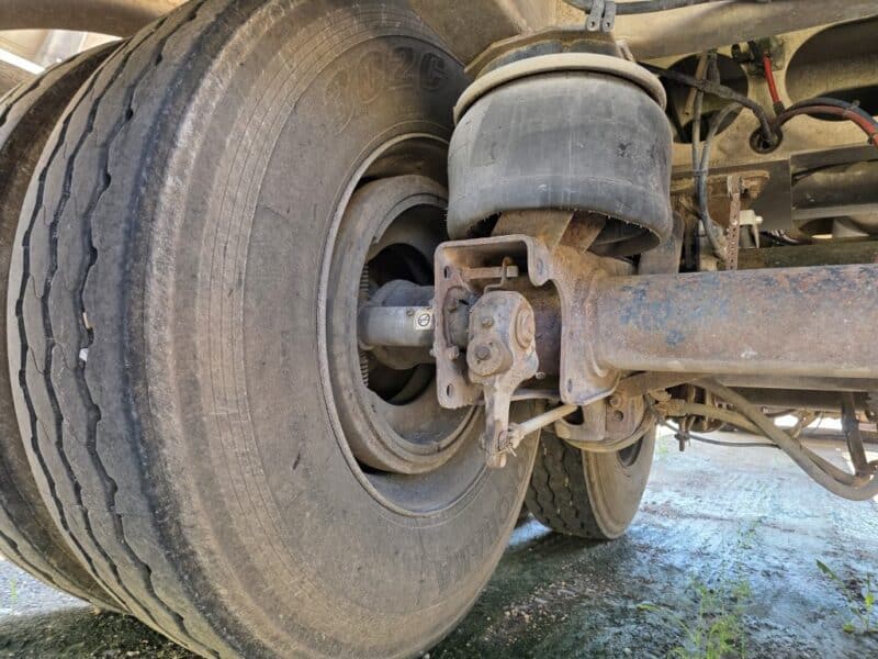 T-70 2002 Walker 6200 Gallon Stainless Semi Tanker
