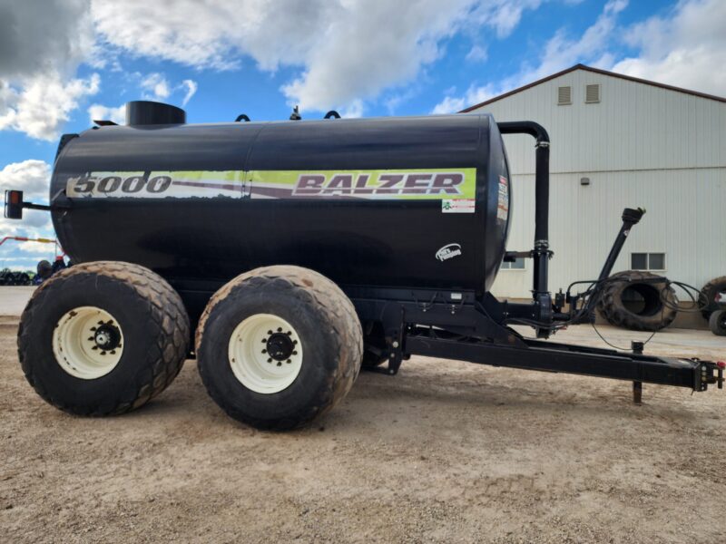 #3 ’20 Balzer 5000 Gallon Tanker w. Steerable Axle