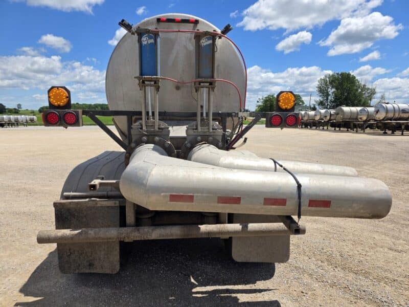 Dual 12″ T-106 2006 West-Mark 6400 Gallon Stainless Semi Tanker