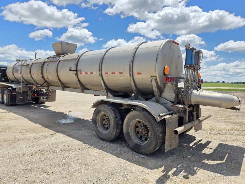 Dual 12″ T-106 2006 West-Mark 6400 Gallon Stainless Semi Tanker