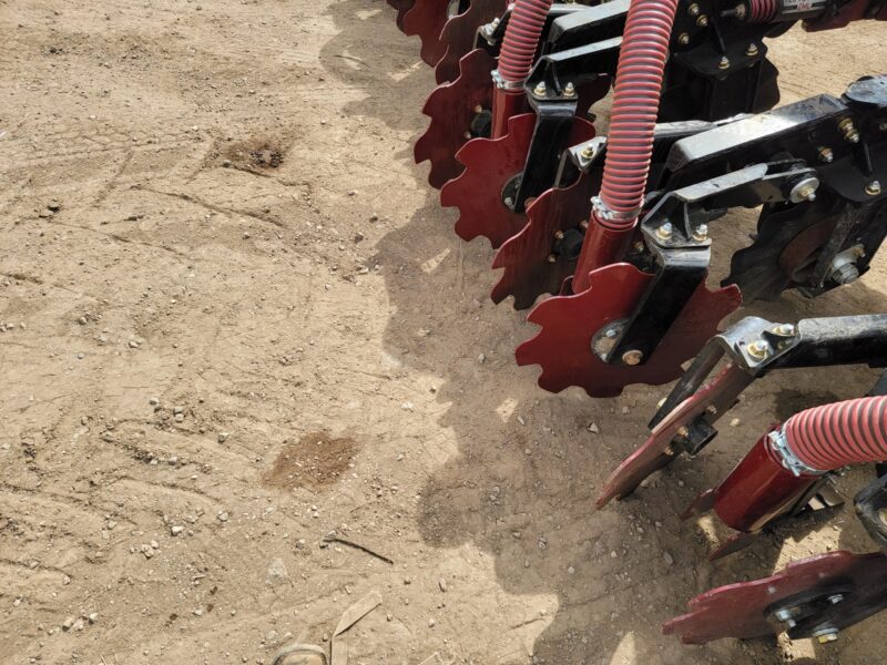 20′ ZML Toolbar with 10 Red Viper Gen 3 Row Units