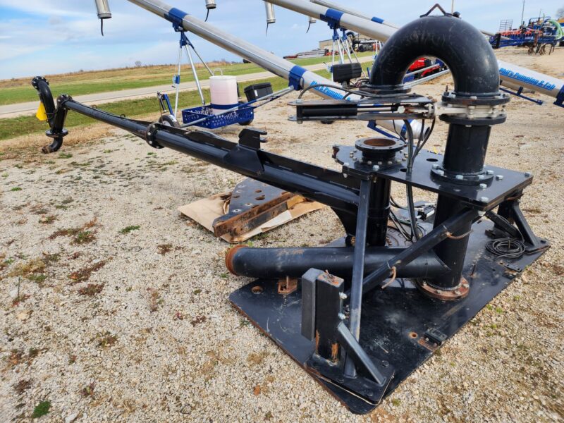 Tractor mounted Swing pipe with 8″ Hook-up. 6″ Extension Pipe, H.D. Swinger Transport Lock.