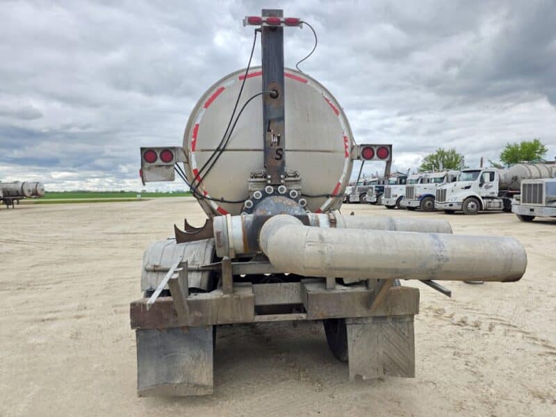T-122 1988 Fruehauf 7000 Gallon Stainless Steel Semi Tanker