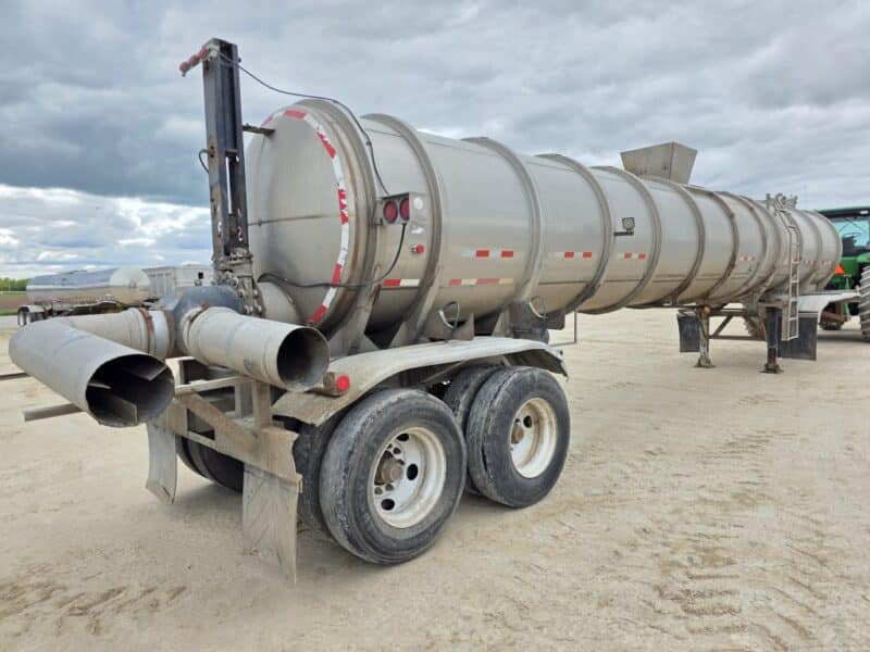 T-122 1988 Fruehauf 7000 Gallon Stainless Steel Semi Tanker