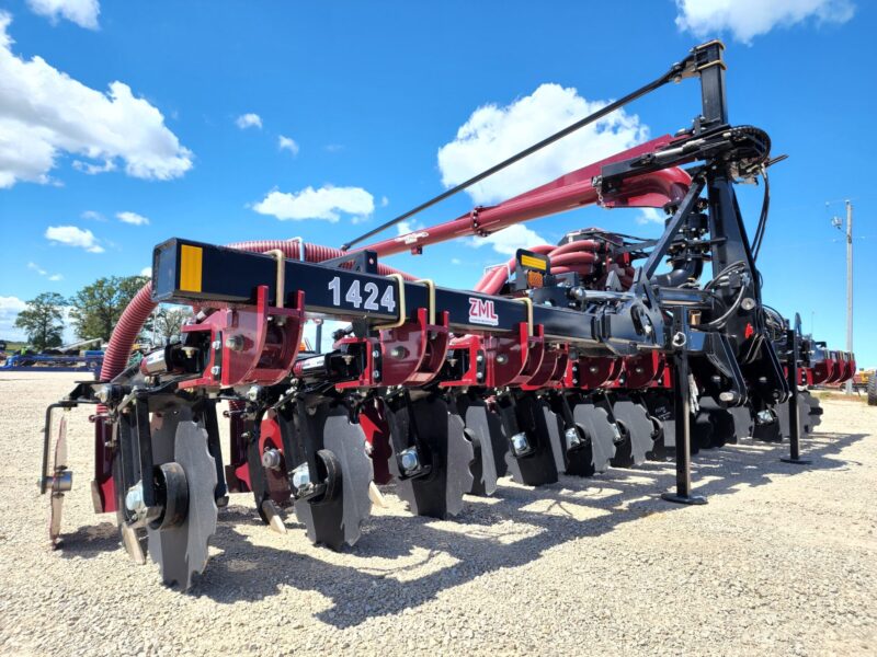 NEW 28′ ZML Toolbar with 14 Red Viper Gen 3 Row Units