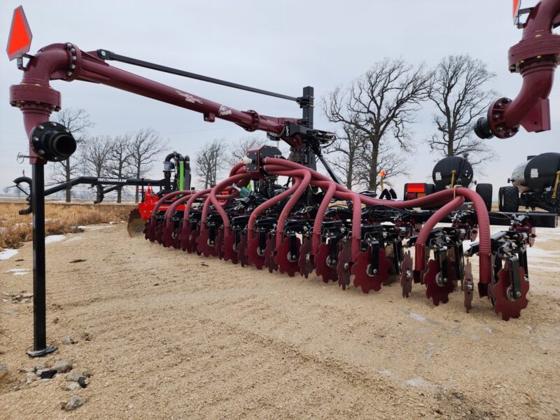 Demo 24′ ZML Toolbar with 12 Red Viper Gen 3 Row Units