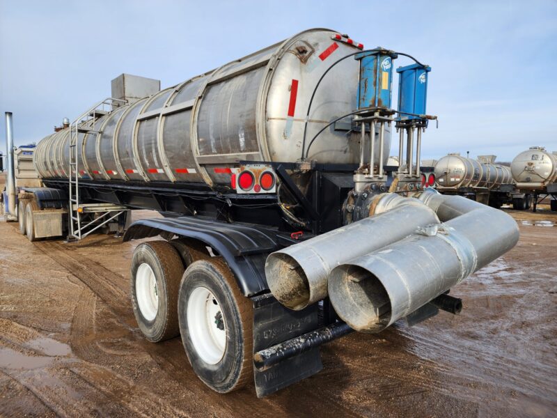 U-4650 1977 Walker 6200 Gallon Stainless Steel Semi Tanker