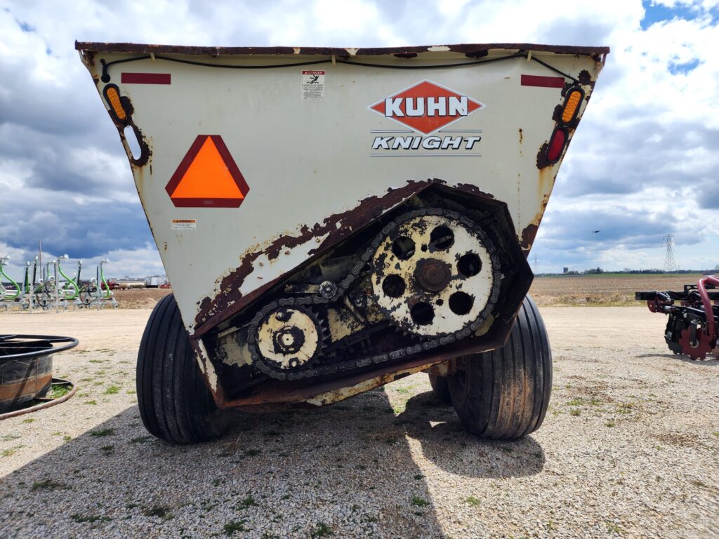 Kuhn Knight 8132 Manure V-Spreader - Phil's Pumping and Fabricating