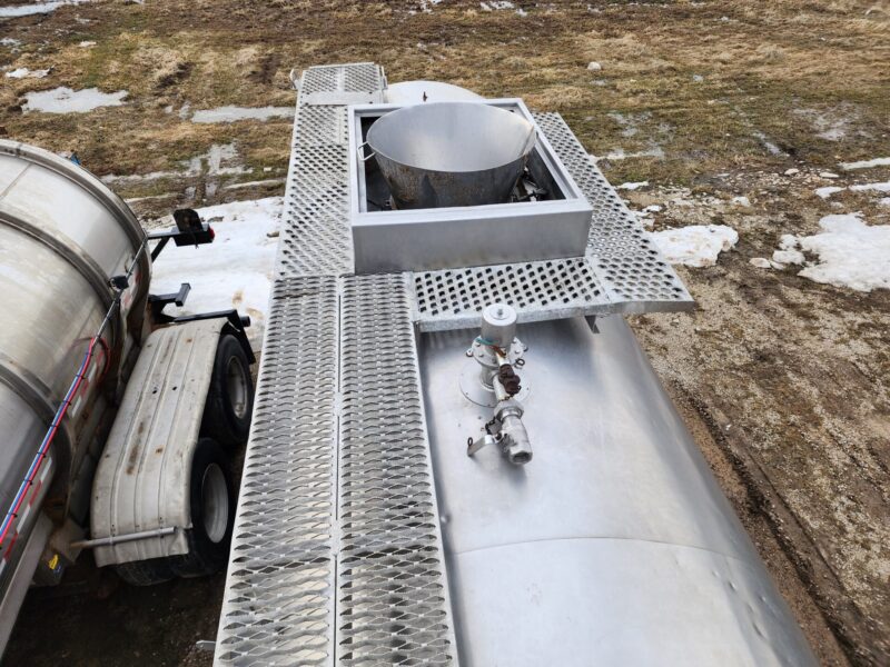 U-4656 1978 Butler 6500 Gallon Stainless Steel Semi Tanker