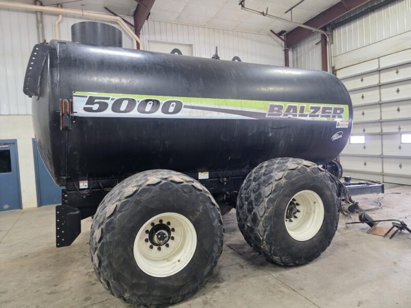 #4 Balzer 5000 Gallon Tanker w. Steerable Axle