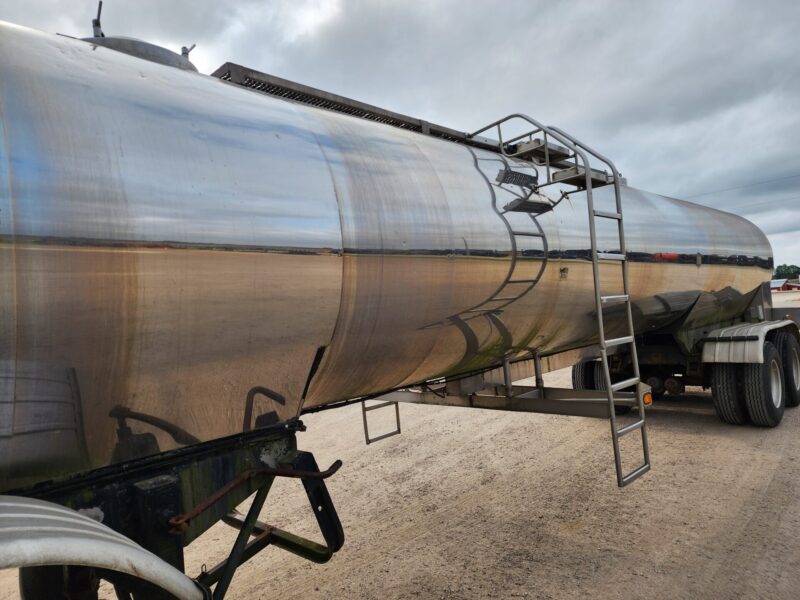 U-4655 2000 Engle 6500 Gallon Stainless Steel Semi Tanker