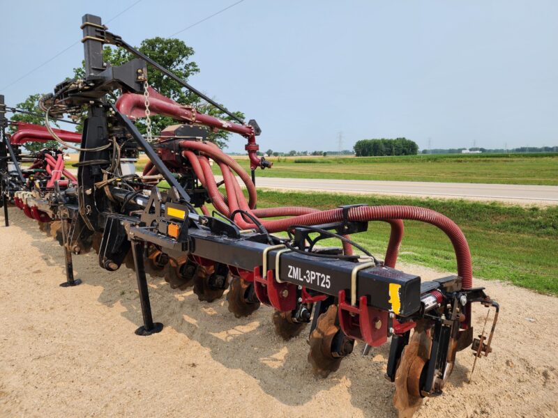 Used 24′ ZML Toolbar with 12 Red Viper Gen 3 Row Units 6″ Swing Pipe