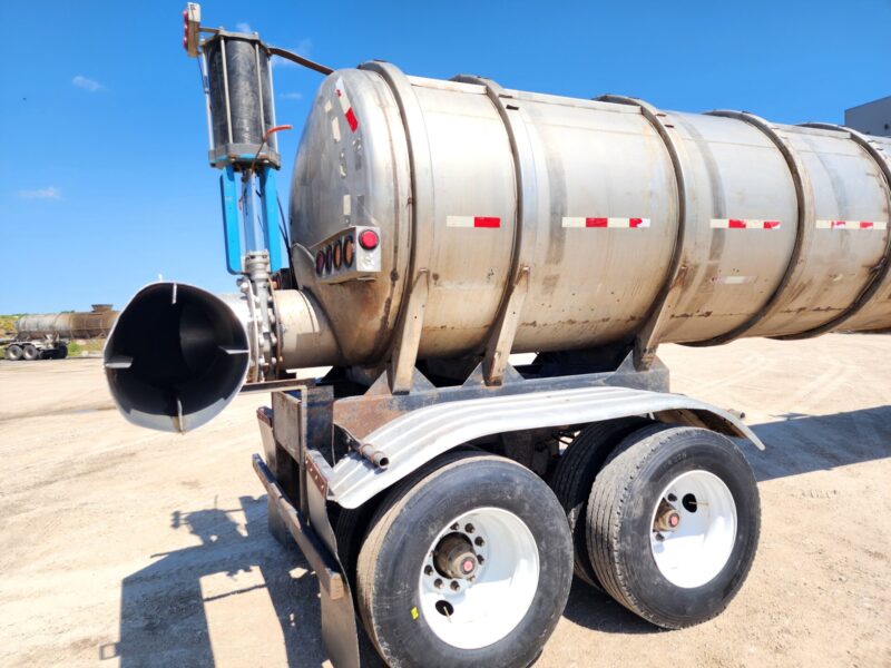 U-4688 1978 Kari-Kool 6500 Gallon Stainless Steel Semi Tanker