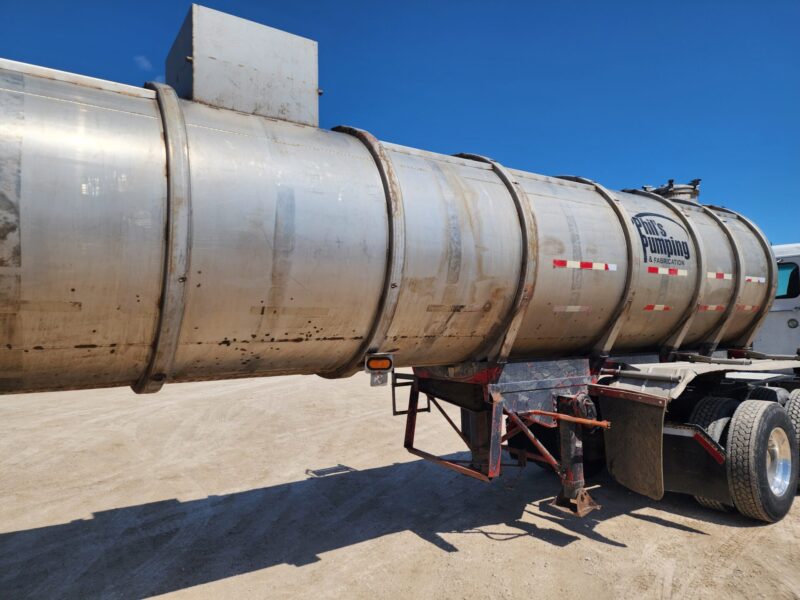 U-4688 1978 Kari-Kool 6500 Gallon Stainless Steel Semi Tanker