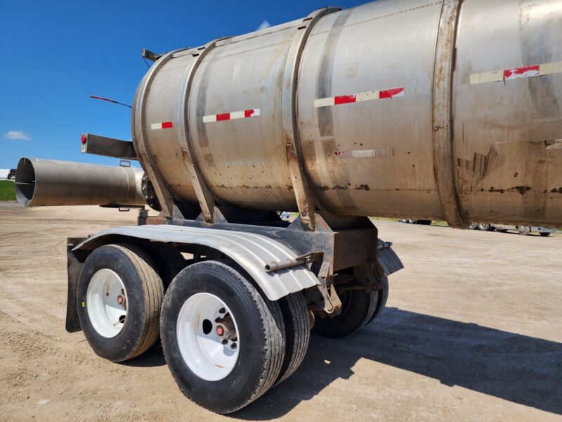 U-4688 1978 Kari-Kool 6500 Gallon Stainless Steel Semi Tanker