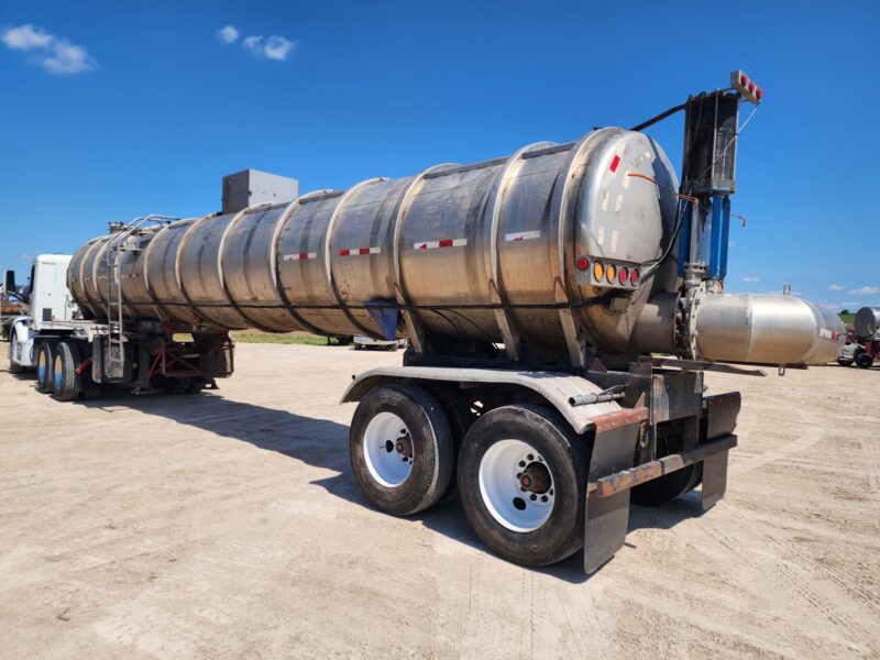 U-4688 1978 Kari-Kool 6500 Gallon Stainless Steel Semi Tanker