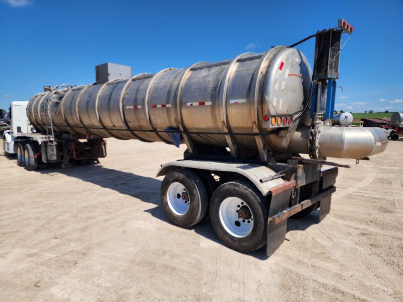 U-4688 1978 Kari-Kool 6500 Gallon Stainless Steel Semi Tanker