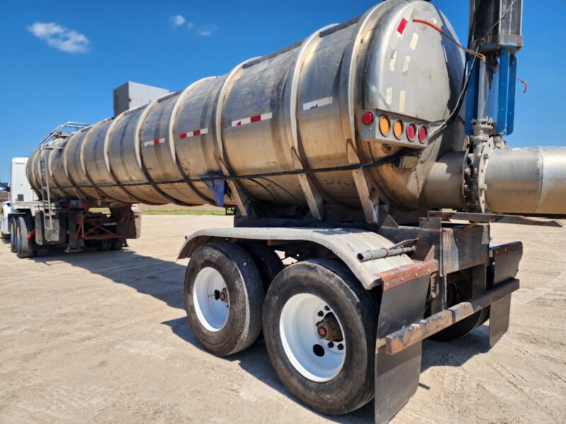 U-4688 1978 Kari-Kool 6500 Gallon Stainless Steel Semi Tanker