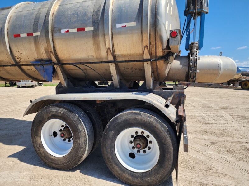 U-4688 1978 Kari-Kool 6500 Gallon Stainless Steel Semi Tanker