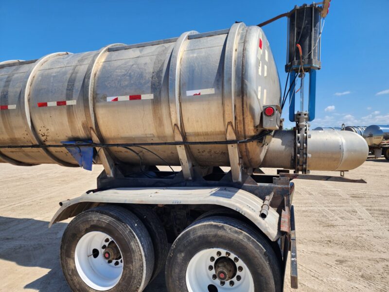 U-4688 1978 Kari-Kool 6500 Gallon Stainless Steel Semi Tanker