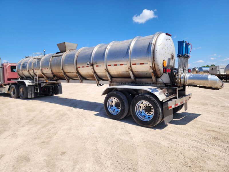 T-138/U-4681 1987 Heil 7000 Gallon Stainless Steel Semi Tanker