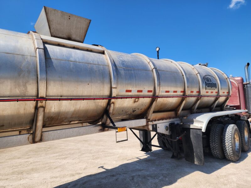 T-138/U-4681 1987 Heil 7000 Gallon Stainless Steel Semi Tanker