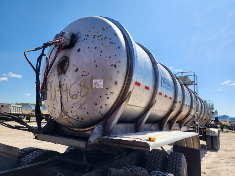 T-138/U-4681 1987 Heil 7000 Gallon Stainless Steel Semi Tanker