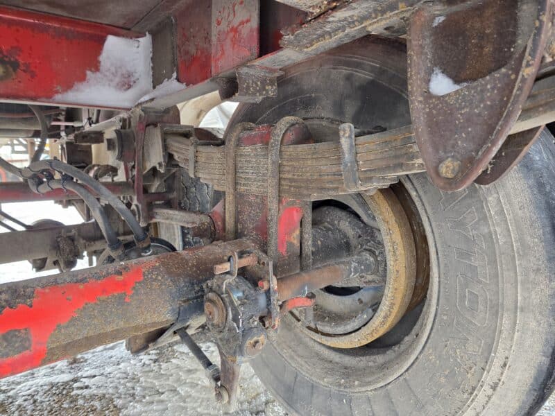 T-135/U-4664 1992 Walker 6500 Gallon Stainless Steel Semi Tanker