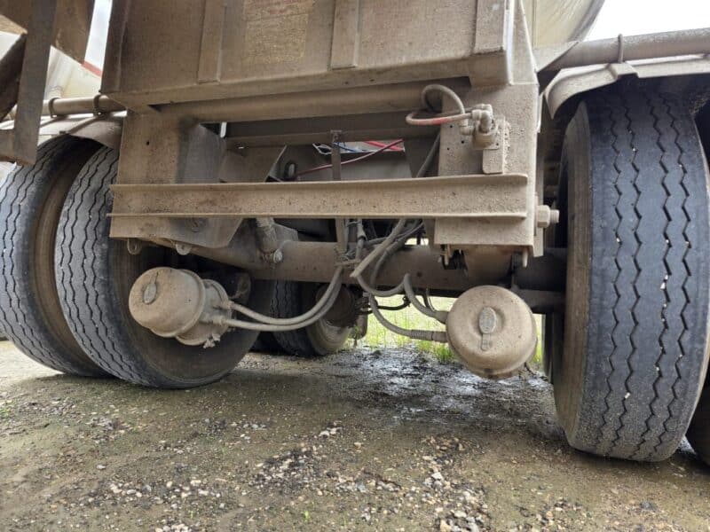 T-141/U-4703 2004 WestMark 6400 Gallon Stainless Steel Semi Tanker