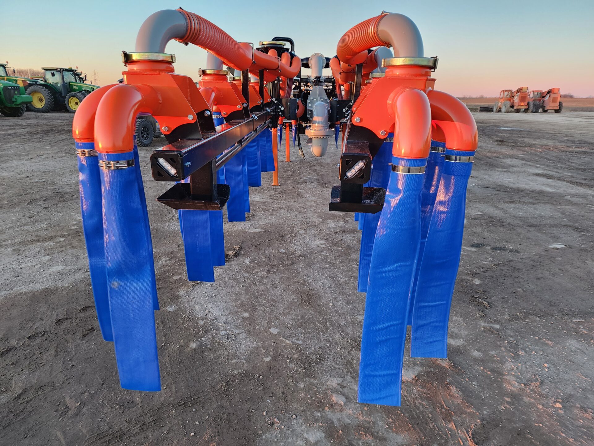 38 New 56′ Dribble Bar, 8″ Swing pipe w. 4″ Drop Hoses Phil's