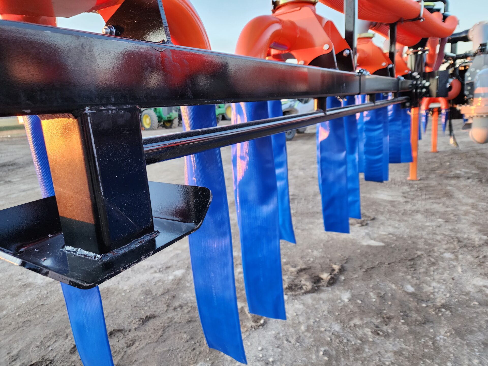 38 New 56′ Dribble Bar, 8″ Swing pipe w. 4″ Drop Hoses Phil's