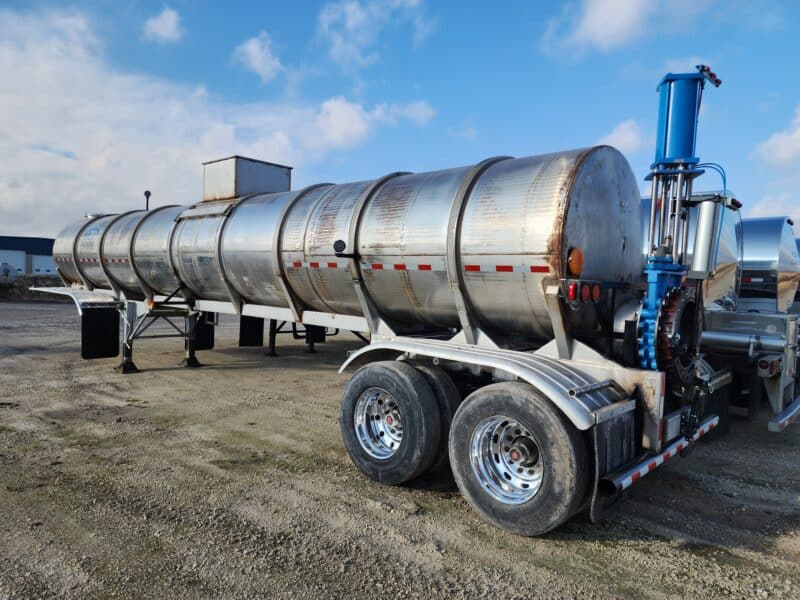 U-4726 1990 West-Mark 6700 Gallon Stainless Steel Semi Tanker