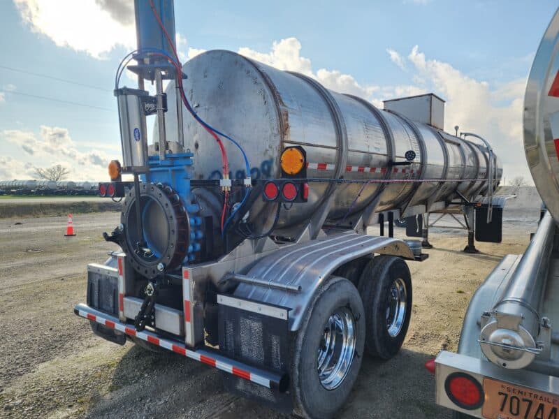 U-4726 1990 West-Mark 6700 Gallon Stainless Steel Semi Tanker