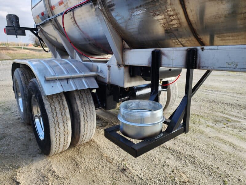 U-4726 1990 West-Mark 6700 Gallon Stainless Steel Semi Tanker