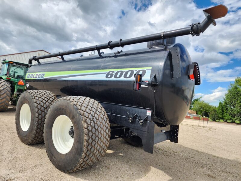 #21 Balzer 6000 Gallon Tandem Round Tanker w. Rear Steerable Axle