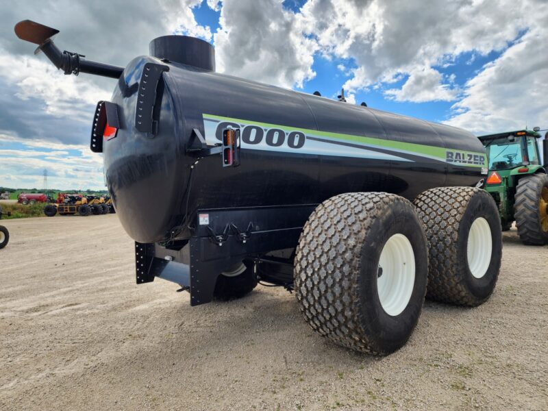 #21 Balzer 6000 Gallon Tandem Round Tanker w. Rear Steerable Axle