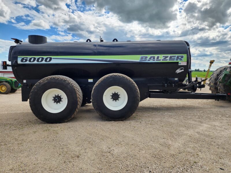 #21 Balzer 6000 Gallon Tandem Round Tanker w. Rear Steerable Axle