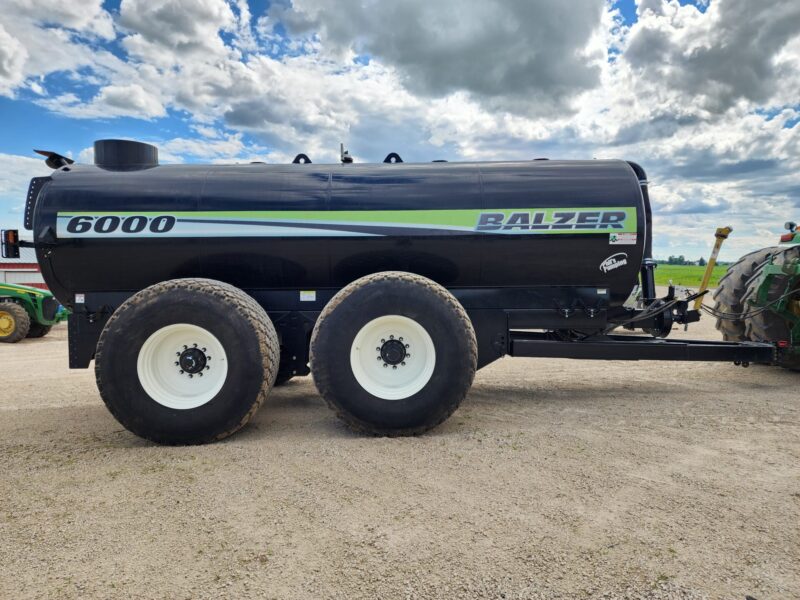 #21 Balzer 6000 Gallon Tandem Round Tanker w. Rear Steerable Axle