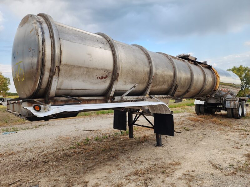 U-275 1987 Brenner 6200 Gallon Stainless Steel Semi Tanker