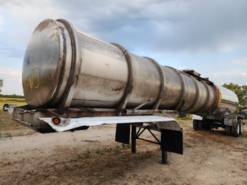 U-275 1987 Brenner 6200 Gallon Stainless Steel Semi Tanker