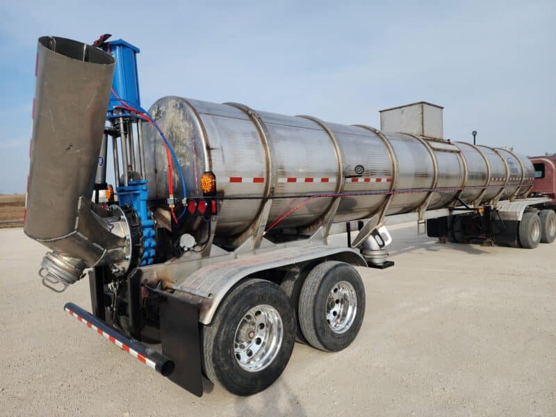 U-4748 2006 West-Mark 6400 Gallon Stainless Steel Semi Tanker