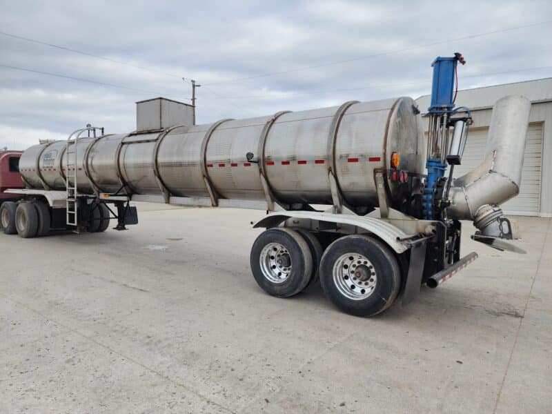 U-4748 2006 West-Mark 6400 Gallon Stainless Steel Semi Tanker