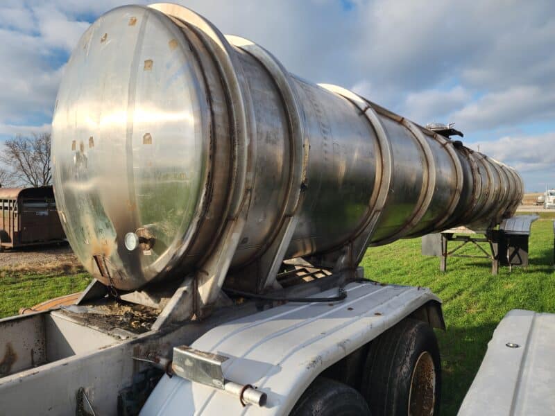 U-275 1987 Brenner 6200 Gallon Stainless Steel Semi Tanker