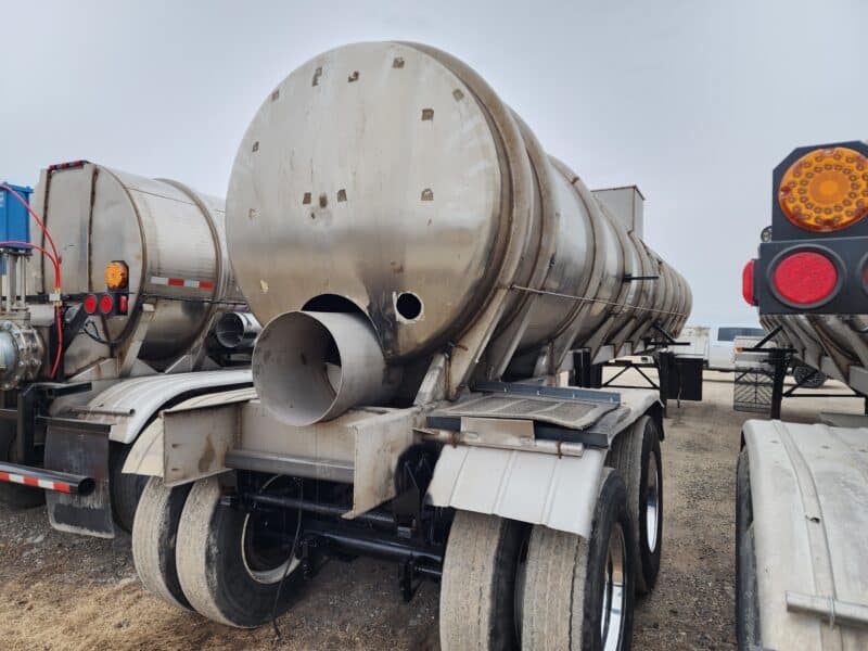 U-275 1987 Brenner 6200 Gallon Stainless Steel Semi Tanker