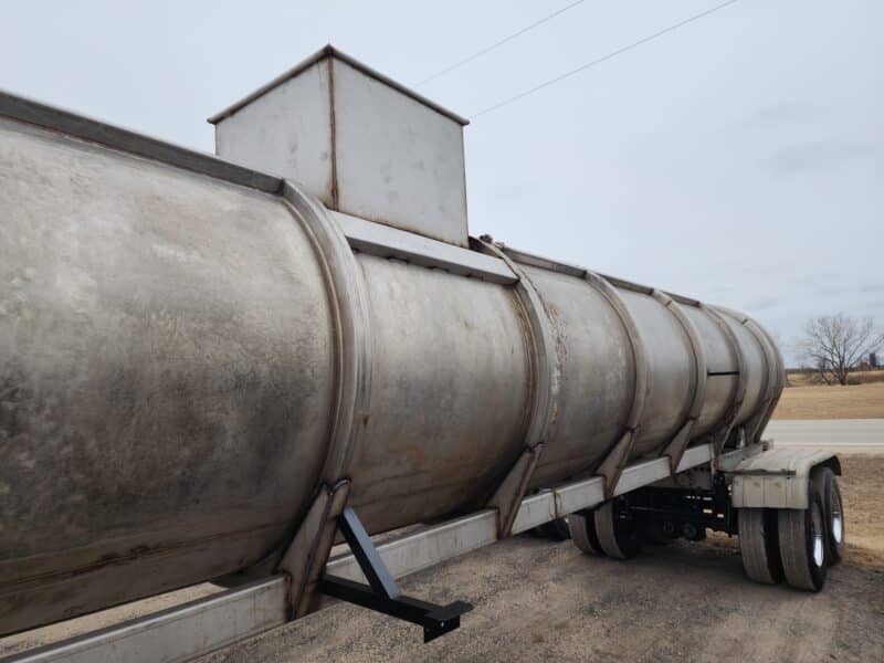 U-275 1987 Brenner 6200 Gallon Stainless Steel Semi Tanker