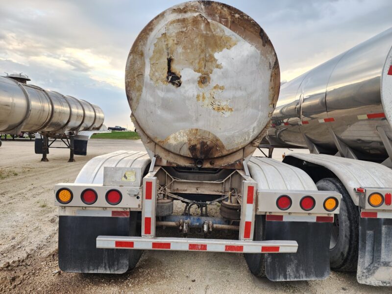 U-4746 1996 West-Mark 6700 Gallon Stainless Steel Semi Tanker