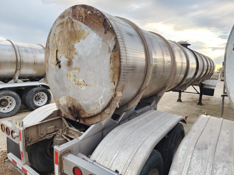 U-4746 1996 West-Mark 6700 Gallon Stainless Steel Semi Tanker