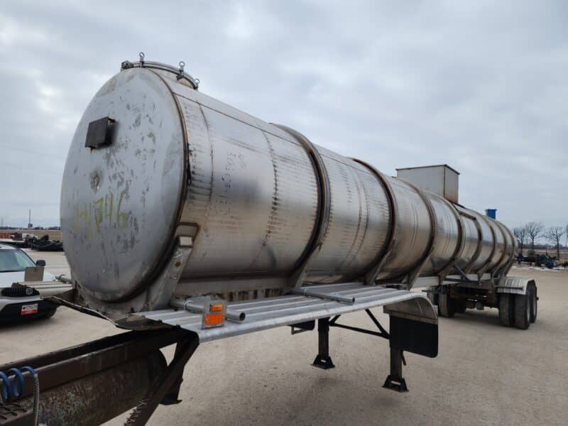 U-4746 1996 West-Mark 6700 Gallon Stainless Steel Semi Tanker