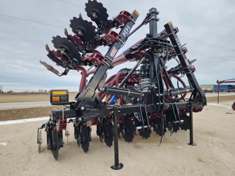 NEW 28′ ZML Toolbar w. 14 Red Viper Gen 4 Row Units