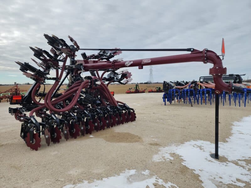 NEW 28′ ZML Toolbar w. 14 Red Viper Gen 4 Row Units